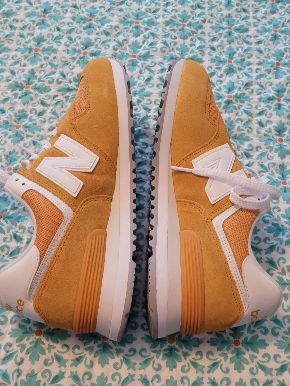 Mens New Balance 574 size 9.5 Medium